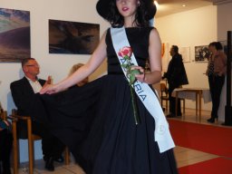 Fashion Show in der Contemplor Galerie Wien am 14. 03. 2024